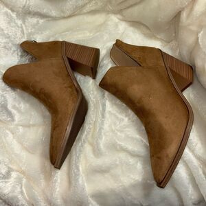 Brown Ankle Boots with Chunky Stacked Mid Heel Size 9 NWOB